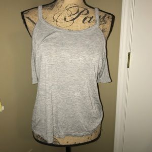 Cold Shoulder top Pacusn